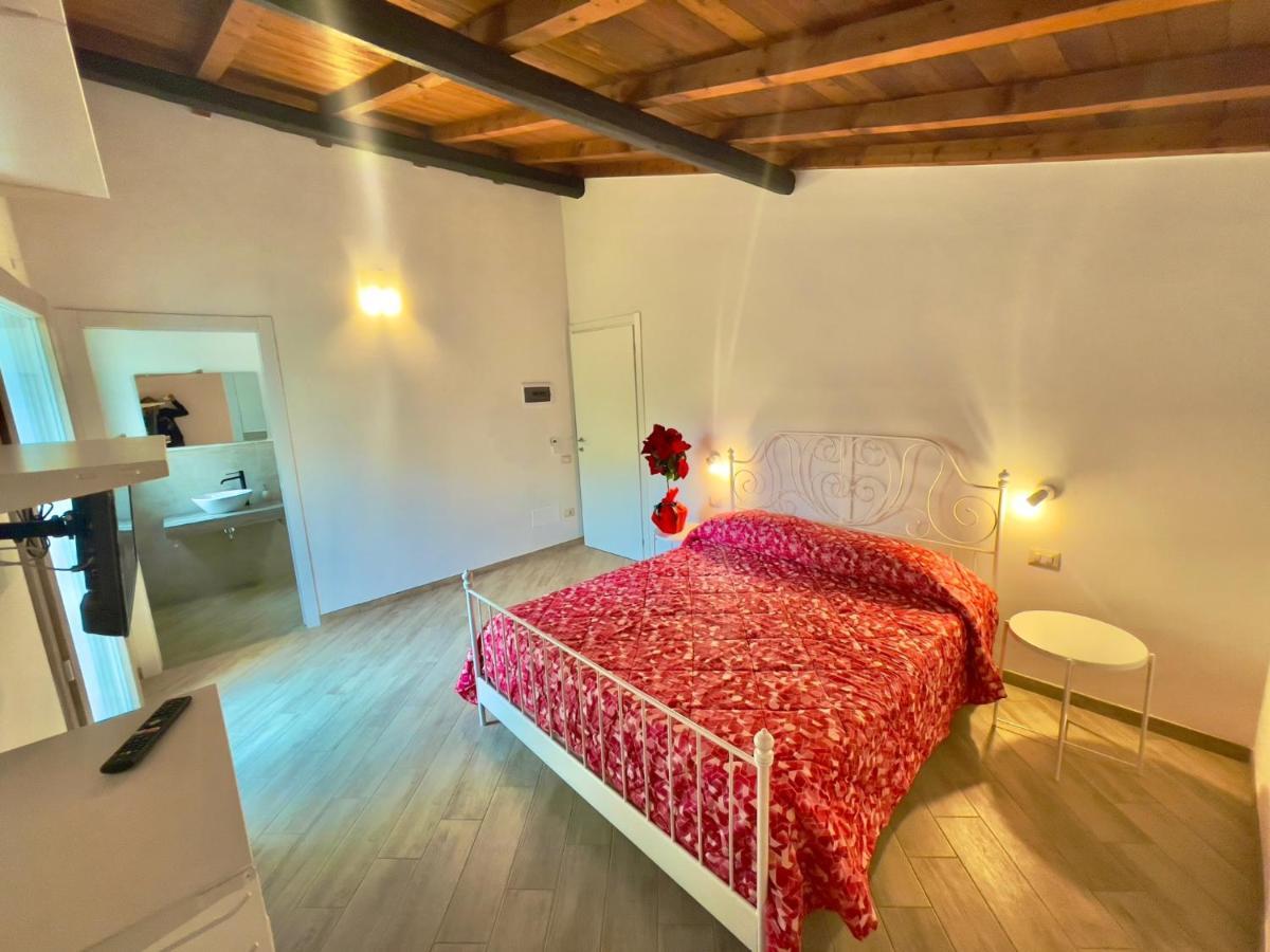 Domu Virginia Bed & Breakfast Castiadas Bagian luar foto